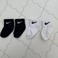 Nike ベビー靴下 2足セット 黒白