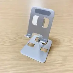大特価‼️スマホスタンド 卓上 折りたたみ式 iphoneスタンド　シルバー