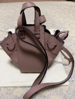 美品　LOEWE ピンクレザーショルダーバッグ　ハンモックミニ