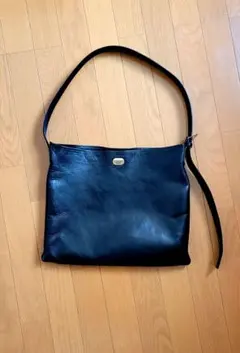 Hender Scheme エンダースキーマ twist buckle bag