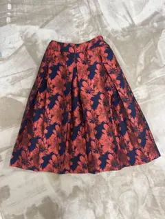 【一度着用】ヤマダヤ　FENNEL赤と紺の花柄 ロングスカート