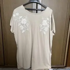 AZUL BY MOUSSY ベージュ 刺繍 半袖カットソーのサムネイル