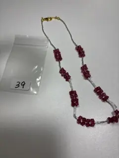 ハンドメイド 赤い花 ビーズネックレス