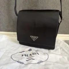 PRADA プラダ　ショルダーバッグ　三角ロゴ　クロスボディ　ブラック　黒