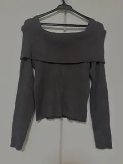 今だけタイムセール！秋先取りオフショルダーセーター M ダークグレー