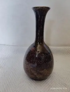 伊賀　花入れ　自然な緑釉