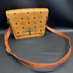 Item thumbnail for item 2890f8e1-ca2b-4b38-ab9c-57c5cbb6d30a