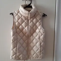 【美品】ユニクロ　レディースダウンベスト　Sサイズ