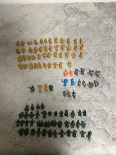 アンティッQ 懐獣大集結　各種 ニセウルトラセブン(赤色)含む　怪獣消しゴム