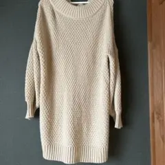 フーズフーチコ　アイボリー バックリボン　ニットワンピース