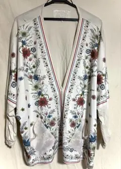 iS ScoLar 花柄レースカーディガン ホワイト　七分袖　新品タグ付き完売品 iS ScoLar 花柄レースカーディガン ホワイト 七分袖 新品タグ付き完売