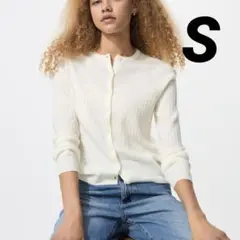 ユニクロ　メリノリブクルーネックショートカーディガン　オフホワイトS