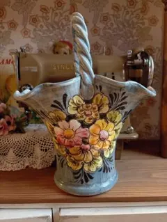 青色の花柄陶器花瓶 ハンドル付き 海外　アンティーク風