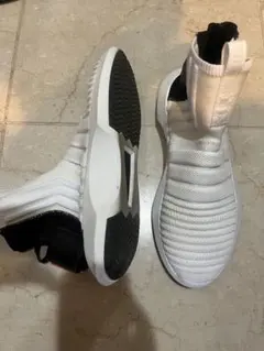 adidas ハイカットスニーカー