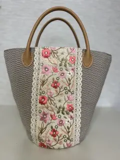 ハンドメイド　トートバッグ　刺繍リボン付き