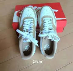 ご予約品　ナイキ　NIKE コートビジョンWB スニーカーシューズ24cm