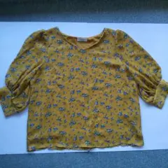 earth music&ecology 花柄五分袖ブラウス