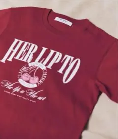 新品未使用　herlipto classic チェリー　Tシャツ　white Her lip to（Tシャツ(半袖/袖なし)）のフリマアイテム一覧