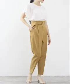 ZARA マスタードカラーのパンツ