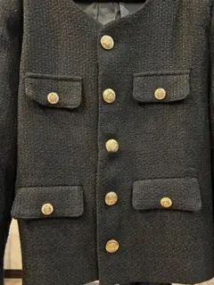 黒 ノーカラージャケット 金ボタン付き