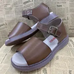 ブラウン スニーカー