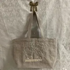ハンドメイド　木の刺繍の大き目トートバッグ