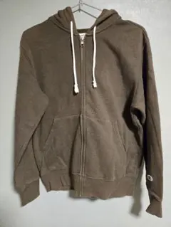 チャンピオン フルジップパーカー　ブラウンに
