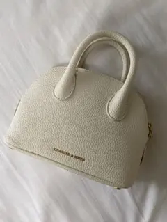 チャールズアンドキース　ミニバッグ　ホワイト