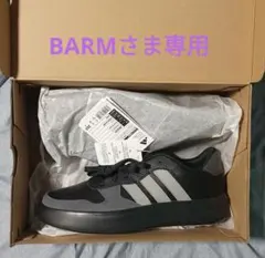 グレー スニーカー