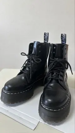 Dr.Martens【日本限定】JADON ホワイトステッチ 8 ホール ブーツ