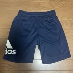 adidas ネイビー ハーフパンツ 140cm