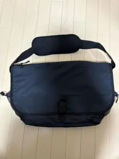 Item thumbnail for item 43e69a1c-f16c-4372-a06c-96d5b3125c37