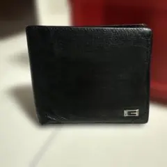 GUCCIのロゴ付き黒レザー二つ折り財布
