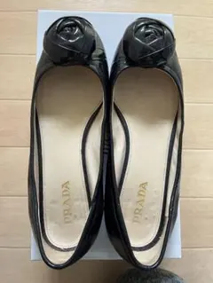 PRADAエナメルフラットシューズのサムネイル