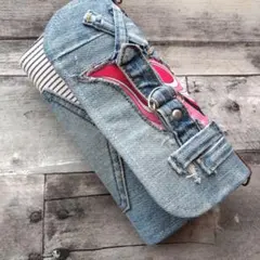 Item thumbnail for item bddab437-94f4-47ea-b5e1-03a27d5fbfc3