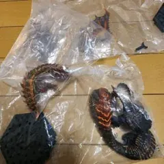 未開封2体　モンスターハンター Plus フィギュア