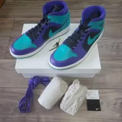 週末特価NIKE Air Jordan 1 Mid Black Grape 29のサムネイル