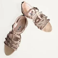 miu miu ピンクベージュサンダル スタッズ付 23cm 美品