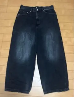 H&M SUPER BAGGY 33/30 完売品 美品のサムネイル