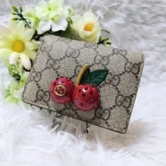 美品✨グッチ◇チェリースプリーム二つ折り財布　ゴールド金具インターロッキング