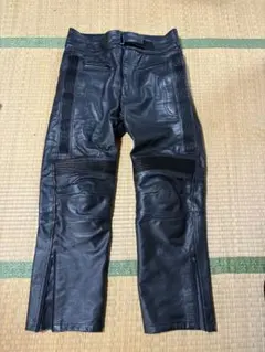 大きめサイズ38 パンチングレザー　パンツ