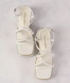 【 LibertyDoll 】厚底クロスストラップサンダル