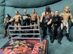 WWE &WCWフィギュアセット 7体+2001プロレス名鑑