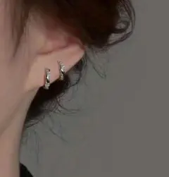 新品未使用シルバージルコニア装飾フープピアス ダイヤ風 小ぶりシンプル キラキラ