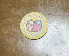 サンリオ　刺繍缶バッチ　コロコロクリリン