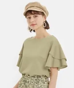 GU チューリップスリーブ　Tシャツ　トップス　シャツ　半袖　キレイめ　ジーユー