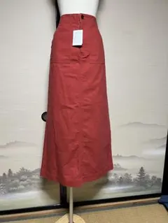 SUPER HAKKAタグ付き未使用品赤のロングスカート 前面ポケット付きのサムネイル