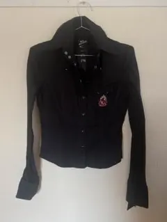 黒のボタンアップシャツ パンク　ロックのサムネイル