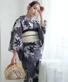 ⚪︎様専用-【1回着用】大人浴衣3点セット（浴衣・帯・下駄）粋紺市松