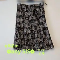 any SIS フレアスカート 黒地 花柄 ひざ丈